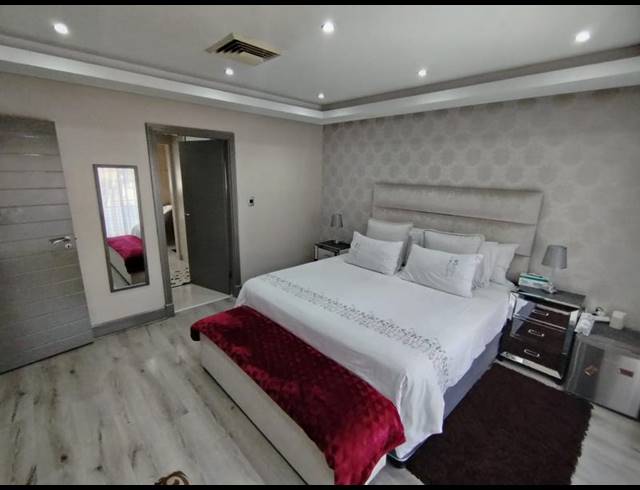 4 BEDROOM TOWNHOUSE FOR SALE IN IZINGA